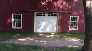 Raynor Rockcreeke Overhead Door Installed By Dutchess Overhead Doors Inc Poughkeepsie Ny Carriage House Garage Doors Door Installation Raynor Garage Doors