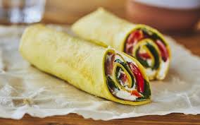 Une Crepe Omelette Roulee Voila Un Dejeuner De Semaine Express Qui Rappelle Le Brunch Du Dimanche Matin Food Recipes Different Recipes