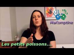 Les petits poissons dans l'eau nagent, nagent, nagent, nagent, nagent les petits poissons dans l'eau nagent aussi bien que les gros les les textes, paroles et chansons publiés sont tous tombés dans le droit public et nous sommes donc en droit de les publier sur notre ludothèque gratuitement. Makomptine Les Petits Poissons Comptines Signees En Makaton Francais