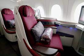 Erleben sie die bekanntesten zielorte der welt mit einer unvergesslichen reise in der weltweit besten business class, ausgezeichnet von den skytrax world airline awards 2019. Review Qatar Airways A350 900 Business Class Mainly Miles