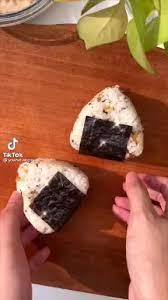 Video Onigiri Tuna Mayo Di 2021 Ide Makanan Makanan Resep Makanan
