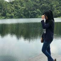 Kalau tanya pasal batu pahat, serius tak tahu nak suggest tempat menarik untuk dilawati selain shopping kat air hitam tu dan pantai minyak beku. Taman Botani Sri Medan See