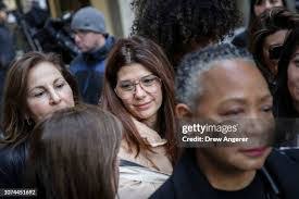 Marisa Drew's Instagram, Twitter & Facebook