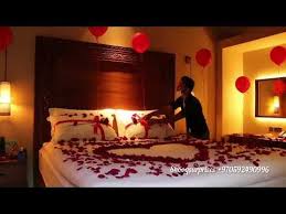 شاهدوا كيفية تزيين غرفة نوم ب ٧ دقائق واعطونا رايكم Youtube In 2021 Romantic Room Decoration Romantic Room Room Decor