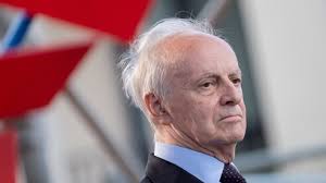 A cavallo delle inchieste sbagliate. È il fango quotidiano, bellezza