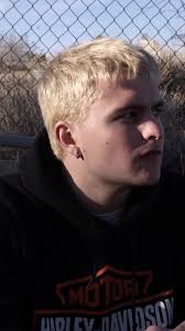 There’s a loneliness ther comes with using, not the kind you feel when  you’re by yourself, but the kind you feels even when the room is full.  #overcome #healingjourney #storytime