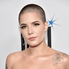 After being signed to astralwerks, she released her debut ep room 93 on october 27, 2014 and then toured with larger acts to. Halsey Shares Her Favorite Beauty Looks Of All Time See Photos Allure
