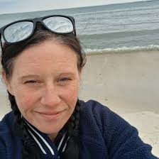 Roxanne Holt in people