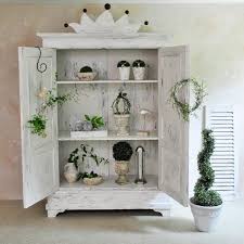Preise vergleichen und bequem online bestellen! Antiker Schrank Weiss Shabby Chic Fur Ihre Ladeneinrichtung Aus Holz Im Vintage Stil Sandra Gutekunst Design Ihre Ladeneinrichtung Im Vintage Look