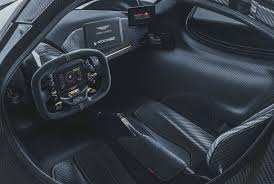 Die piloten betonen, dass sie ihren sport lieben. Aston Martin Valkyrie Adrian Neweys Kompromissloser Sportler