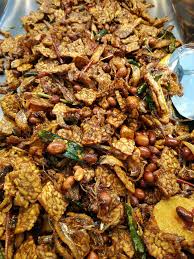 Padang or minang style fried chicken. Lele Masak Merah Vs Tempe Goreng Rumah Makan Nasi Padang Facebook