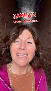 Sianna Sherman: International Yoga + Meditation Teacher