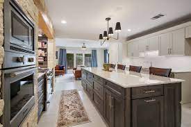 Luckily, maple cabinets play well with a range of colors, depending on whether or not you want to choose a complementary shade to help them blend in or something that creates a bit of contrast that will enhance them. Get Inspired Wf Cabinetry
