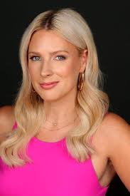 Lindsay Keith's Instagram, Twitter & Facebook