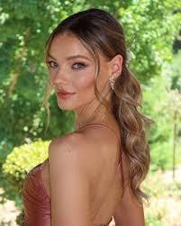 Alanna Hall's Instagram, Twitter & Facebook