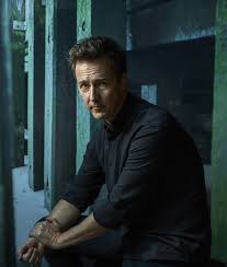 The problems of a huge ego in an industry that has left behind the days when… continue reading why don't you. With Motherless Brooklyn Edward Norton Plays By His Own Rules