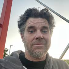 How does the damage system work in Arma Reforger?