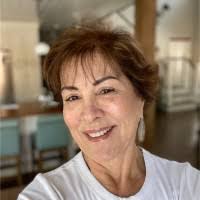 Geri Morrison's Instagram, Twitter & Facebook