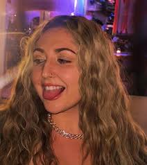 Lyssa (@sassylittylyssa) • Instagram photos and videos