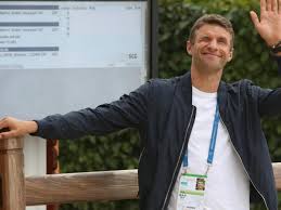 Wir haben es uns bereits vor vielen jahren zum ziel gesetzt, ein harmonisches miteinander aller reiter, pferde und deren. Stutfohlen Wer Kauft Das Pferd Von Bayern Star Thomas Muller Svz De