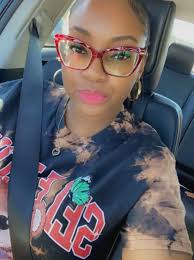 Jeralyn Ellis's Instagram, Twitter & Facebook