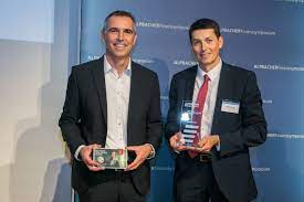 Unter anderem im vorstand als coo, global banking services. Auszeichnung Innovativste Finanzdienstleistung Des Jahres Geht Zum Zehnten Mal In Folge An Die Unicredit Bank