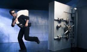 Nella cassetta di sicurezza il cliente può introdurre in modo riservato e senza che la banca ne sia a conoscenza valori ed oggetti vari (gioielli, diamanti, lingotti alcuni vedono la cassetta di sicurezza come una possibile soluzione per celare il proprio patrimonio al fisco e alla guardia di finanza. Cassette Di Sicurezza Gli Italiani Corrono A Chiuderle Vendere Oro Usato Compro Oro Roma Oroetic Sistema Oro Sicuro Con Garanzia Tasche Piene