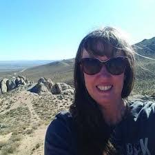 Laura Olinger's Instagram, Twitter & Facebook