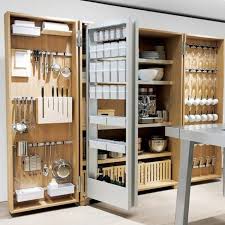 Le Rangement Mural Comment Organiser Bien La Cuisine Archzine Fr Rangement Cuisine Idee Rangement Armoire De Cuisine