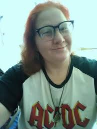 Holly Lemay's Instagram, Twitter & Facebook