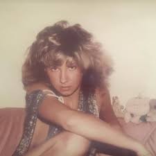 Ich freue mich, hier auf twitter mein eigenes profil zu haben und euch immer auf dem laufenden zu halten, wo ich gerade bin oder was ich mache. Carmen Geiss Zeigt 80er Foto Robert So Sah Ich Fruher Aus Stern De