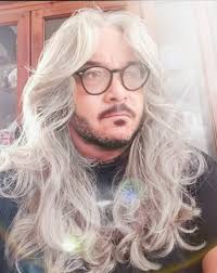 I haven't got grey hair....but I still like it long even though I am 63 and  still dye it blond. My natural hair colour is dirty blonde😁😁