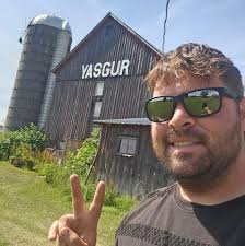 Todd Schabacker's Instagram, Twitter & Facebook