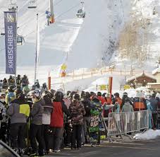 Um einen lockdown zu verhindern, wollen die skigebiete auf einen allfälligen nächsten ansturm besser vorbereitet sein. Ski Eskalation Jetzt Schickt Osterreich Die Polizei Auf Die Pisten Welt