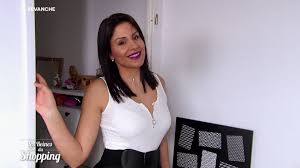 518,046 likes · 5,483 talking about this. 6 Play Reine Du Shopping