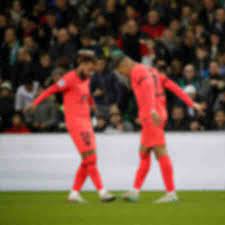 Ich habe die chance, mit neymar zu spielen, zu dem ich aufgeschaut habe, als ich jung war, so mbappe weiter. Feier Neymar Jr Und Kylian Mbappe Bild Kaufen Verkaufen
