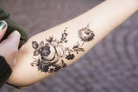 Black And White Floral Forearm Tattoo Amazing Black And White Floral Tattoo Never Been Interested In Gray Tattoos Before But This Is Tattoo Design Http Aw Tattoos Nature Tattoos Pretty Tattoos