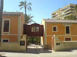 Die stadt elche lässt sich bis auf die iberer zurückführen, die ungefähr zwei kilometer von der heutigen stadt entfernt um etwa 600 v. Fotos De Elche Elche Fotos Elche Travelistica Com