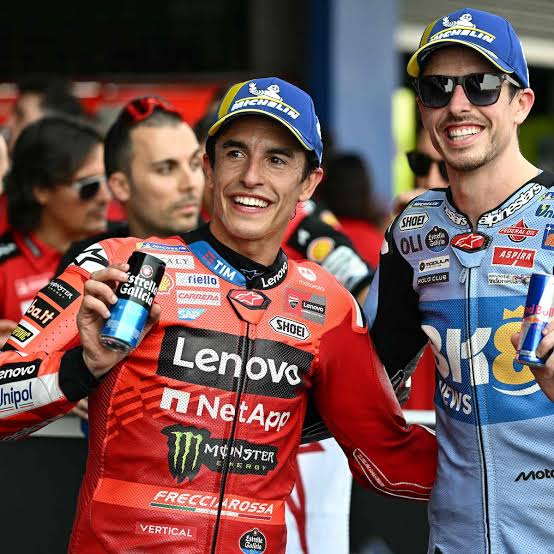 La Comunidad de Madrid premia a los Márquez - AS.com