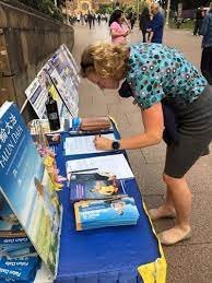 Australia People Condemn The Persecution During Popular Event In Sydney Falun Dafa Minghui Org Falun Persecution Buddhist Traditions