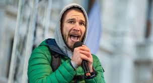 Jó nagy pofont kapott NoÁr az...