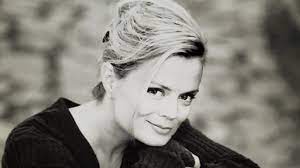 Romy walthall, who starred in 1989's the house of usher opposite oliver reed and donald pleasence, was a regular on steven bochco's murder one and appeared on hotel malibu opposite. S56emde4zikbhm