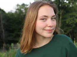 Iris Rollins's Instagram, Twitter & Facebook