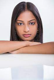 Porträt-schönes Asiatisches Indisches Frauen-Mädchen Stockfoto - Bild von  zwanziger, entspannung: 83856868