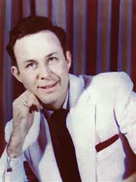 Got this pic online, no caption but it is Jim Reeves 😊💝🎼