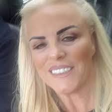 Denise Dolly's Instagram, Twitter & Facebook