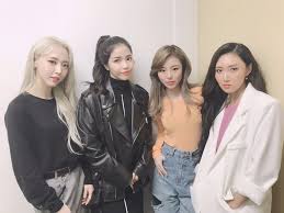 Taeyeon comeback event with @sonesupport_ mino. Mamamoo White Wind Fay Kpop Feminino Moonbyul K Pop