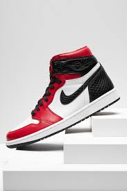 Air Jordan 1 High Retro Wmns Satin Snake Cd0461 601 2020 In 2020 Sneakers Men Fashion Air Jordans Snakeskin Leather