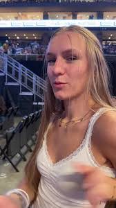 Alyssa Barrows's Instagram, Twitter & Facebook