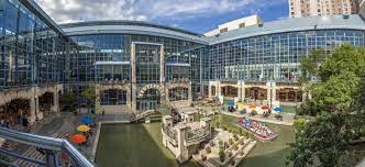 Shops At Rivercenter River Walk Restaurants San Antonio Texas Dine On The River Walk At Margaritaville Yardhouse San Antonio River River Walk San Antonio